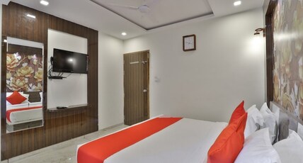 Hotel Mukund Room Type - Deluxe Room Double Bed