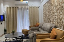 Modern 2bhk flat in Frazer Town w Wi Fi balcony