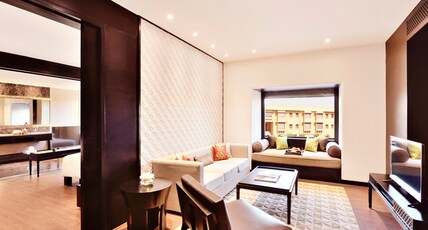 Jaisalmer Marriott Resort and Spa Room Type - Suite City View with Bathtub & Living Area