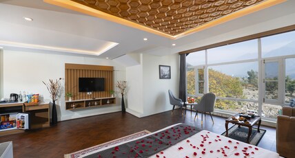 Hotel The Grand Salween Room Type - Premier Room with Mountain View