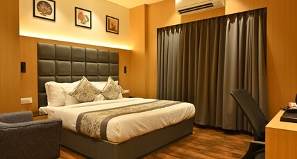 THE ROYAL RESIDENCY Room Type - Super Deluxe Room