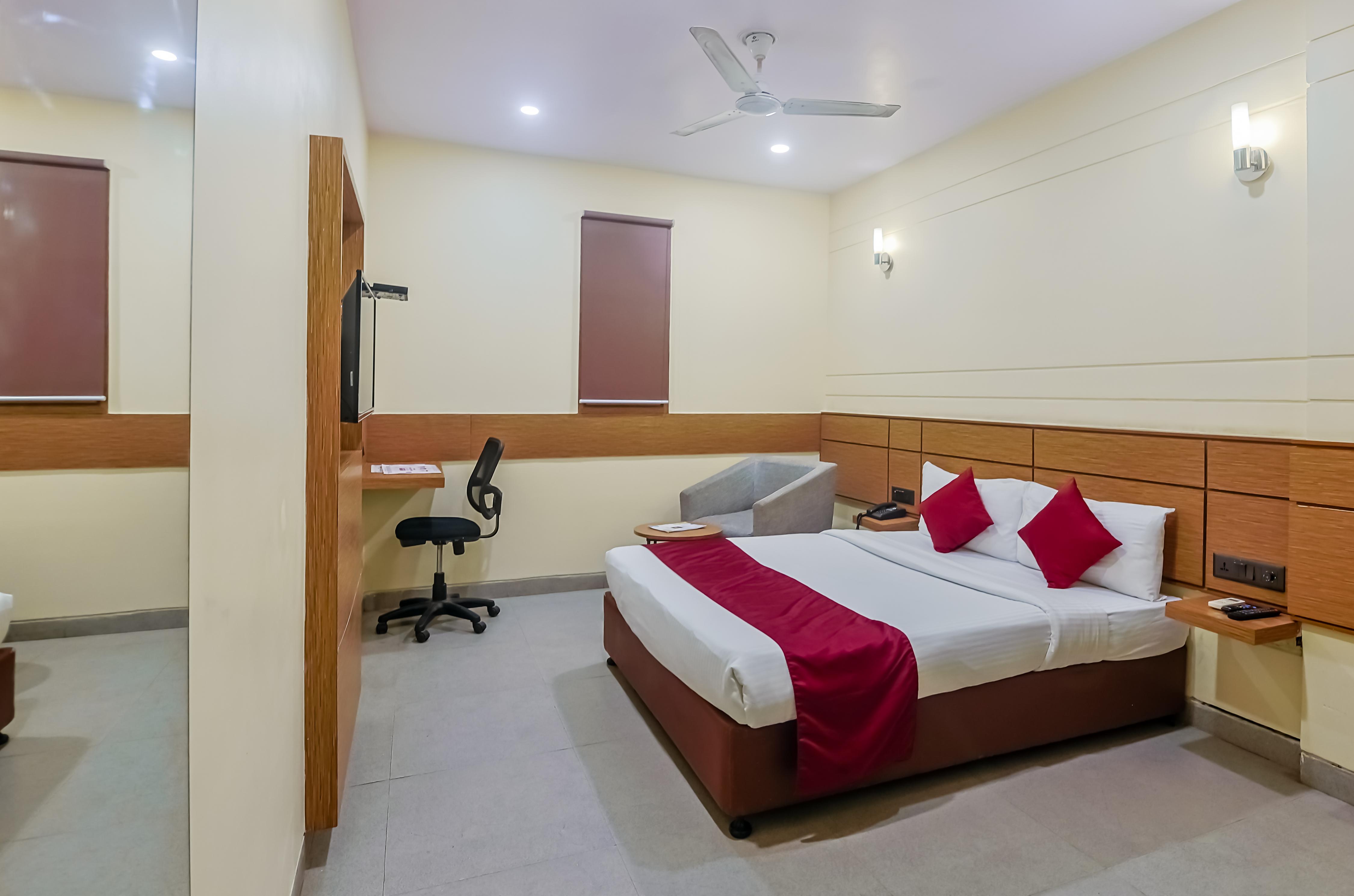 Max Hotel Prayagraj - Tap to explore photos