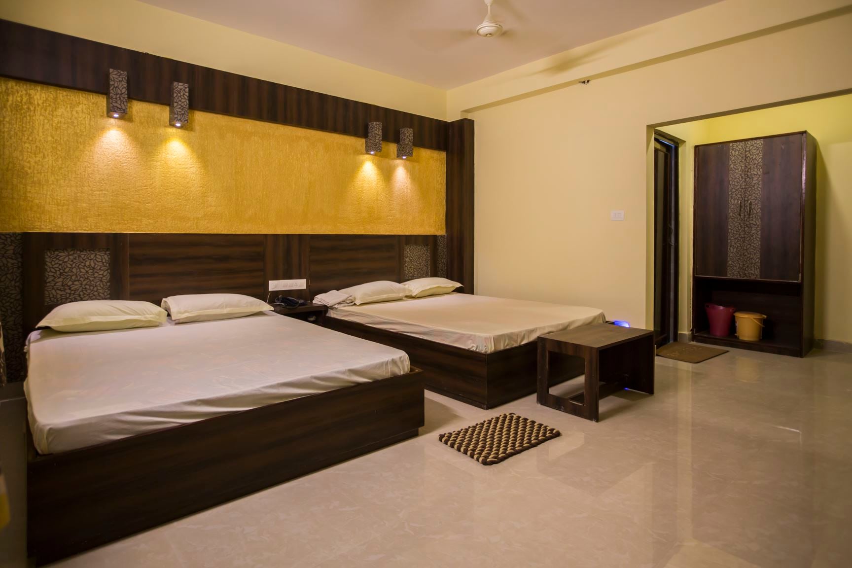 Hotel Sonargaon - Tap to explore photos