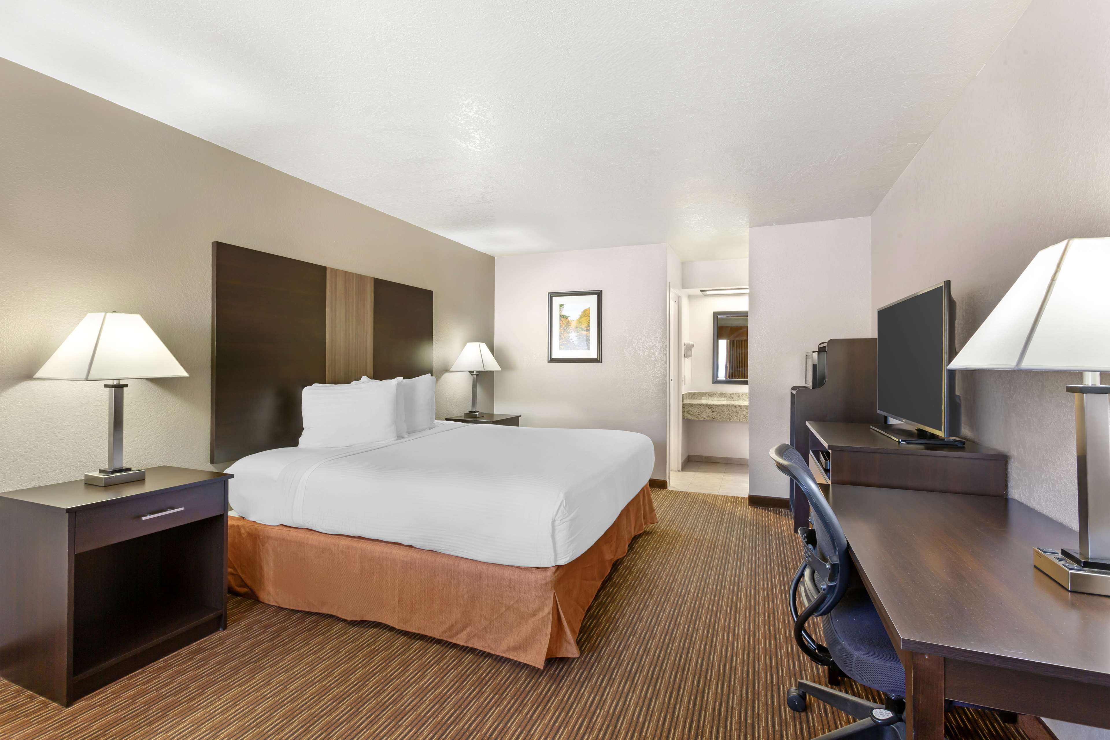 Best Western Sawmill Inn - Tap to explore photos