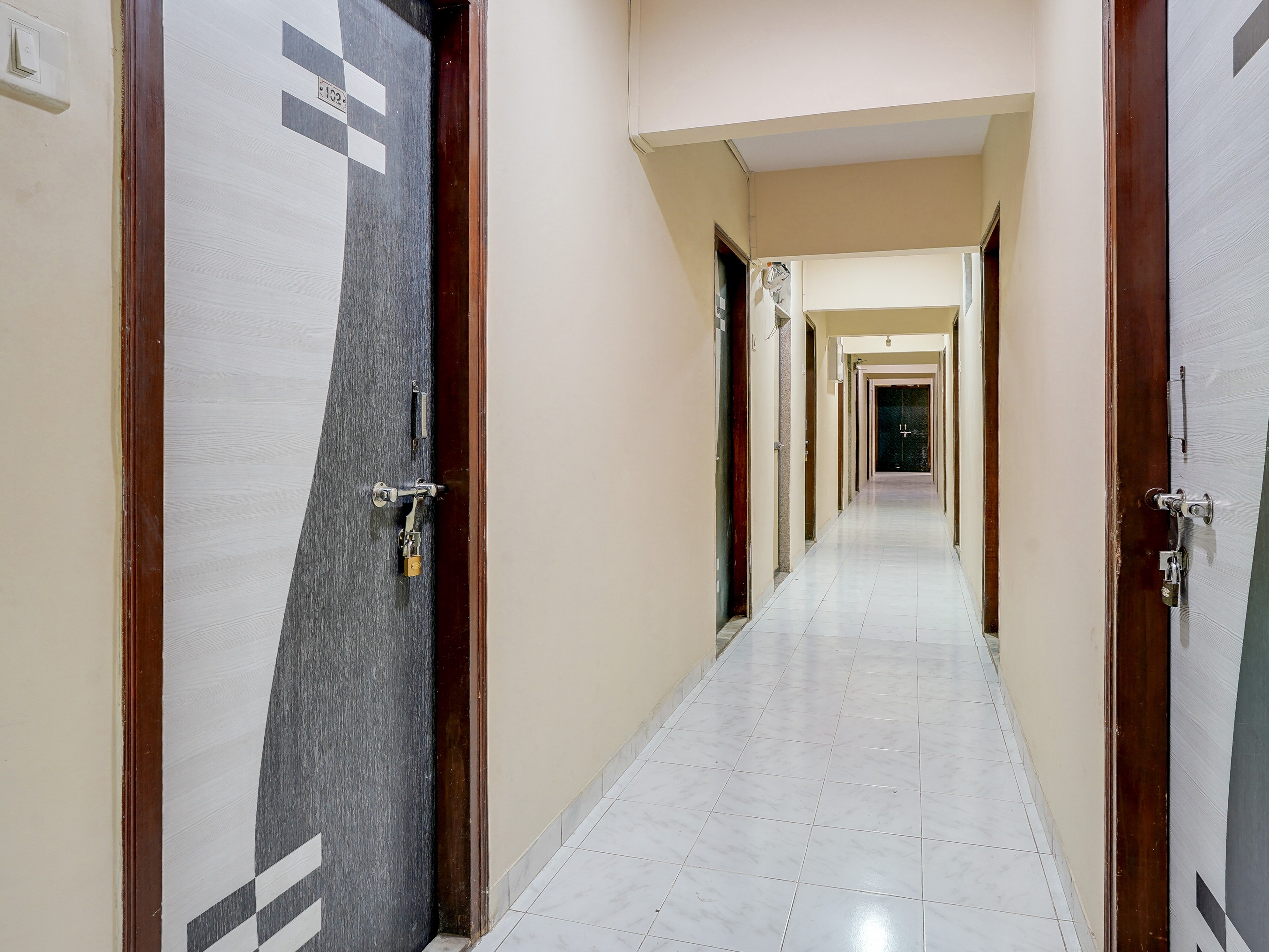 Hotel Kurla Residency - Tap to explore photos