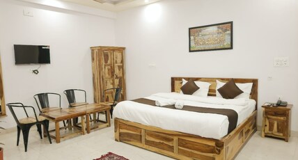 Hotel Yaduraj Room Type - Super Deluxe Room