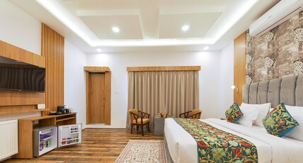 White Villa Resort Room Type - Deluxe with Balcony White Villa Resort Room Type - Deluxe with Balcony