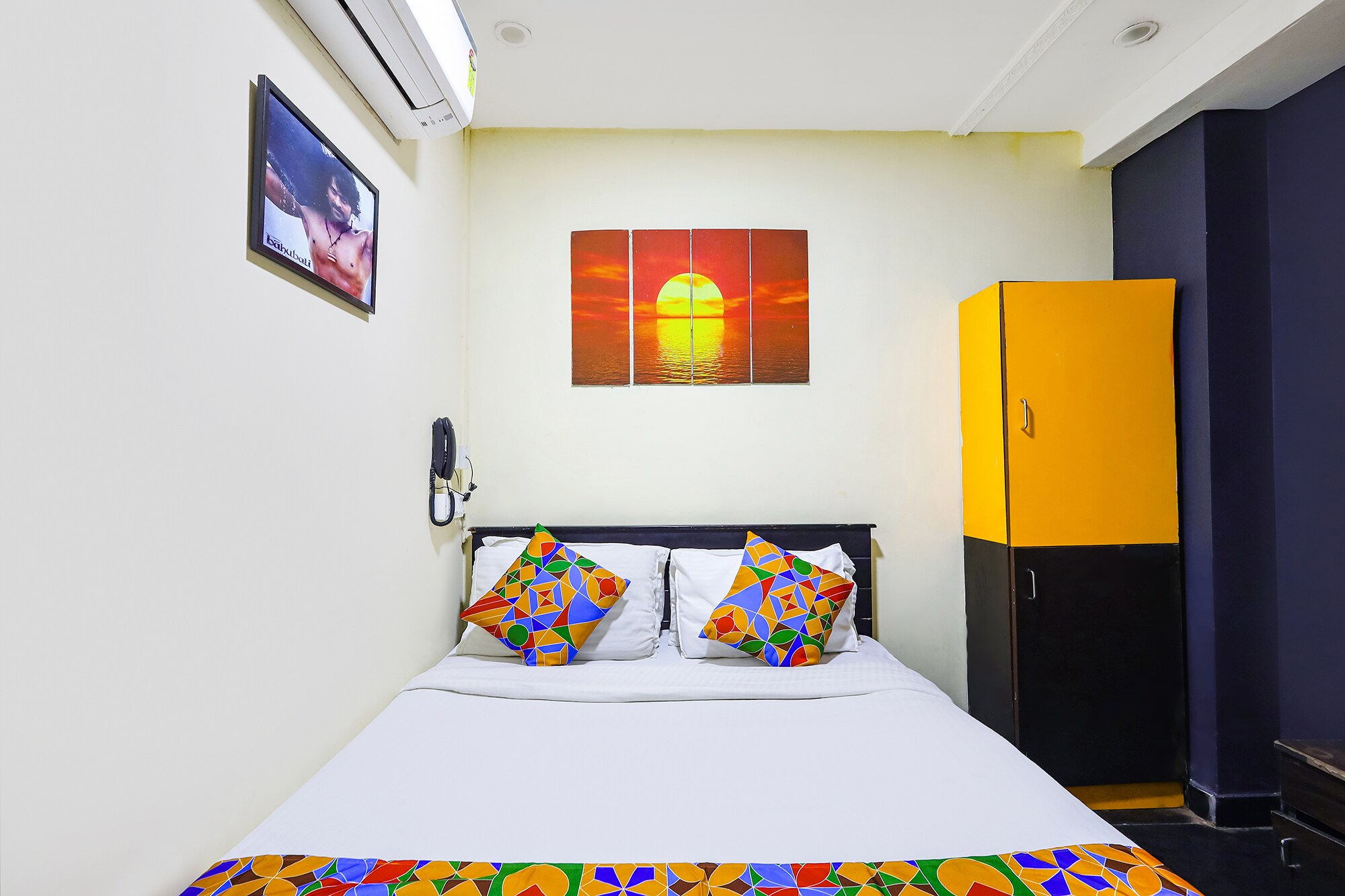 FabHotel India Gate - Tap to explore photos