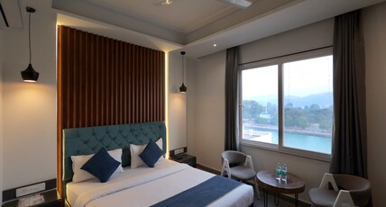 Hotel Ganga Vibes@Har Ki Pauri Road Room Type - Elegant Room ( Ganga View )