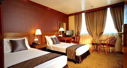 Oxford Hotel Room Type - Superior Triple Room