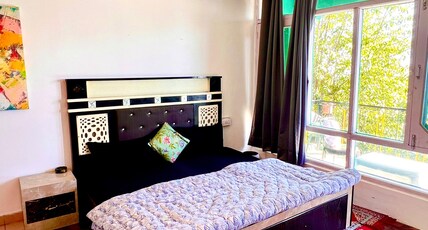 Vibe Hostel Naddi - Near Dal Lake Room Type - Standard Room WIth Balcony