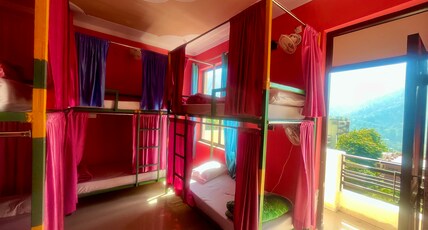 Cozy Bedz Rishikesh Room Type - 6 BED NON AC DORMITORY