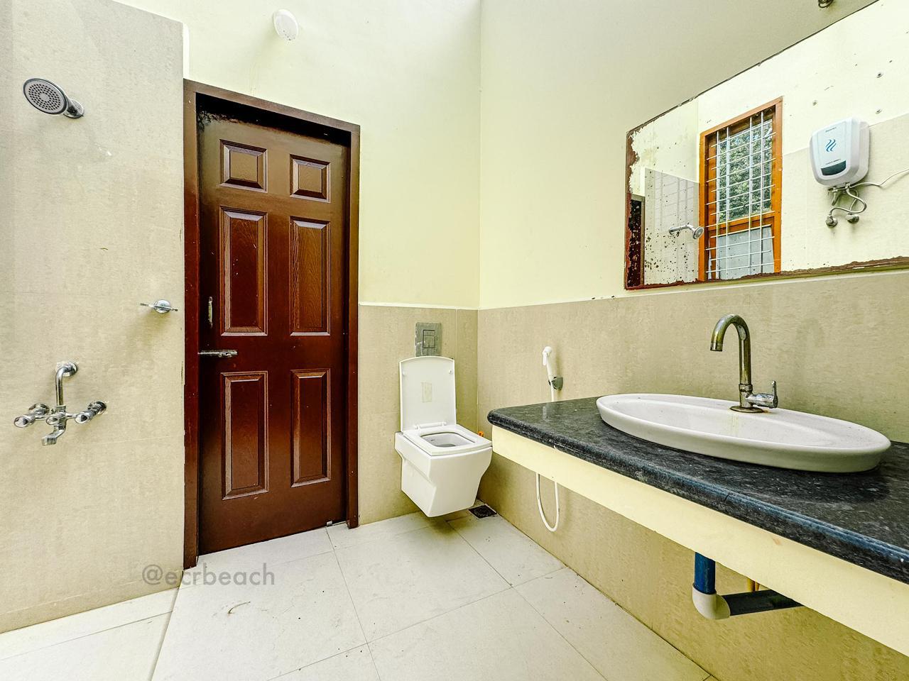 SuvFia villa - Tap to explore photos