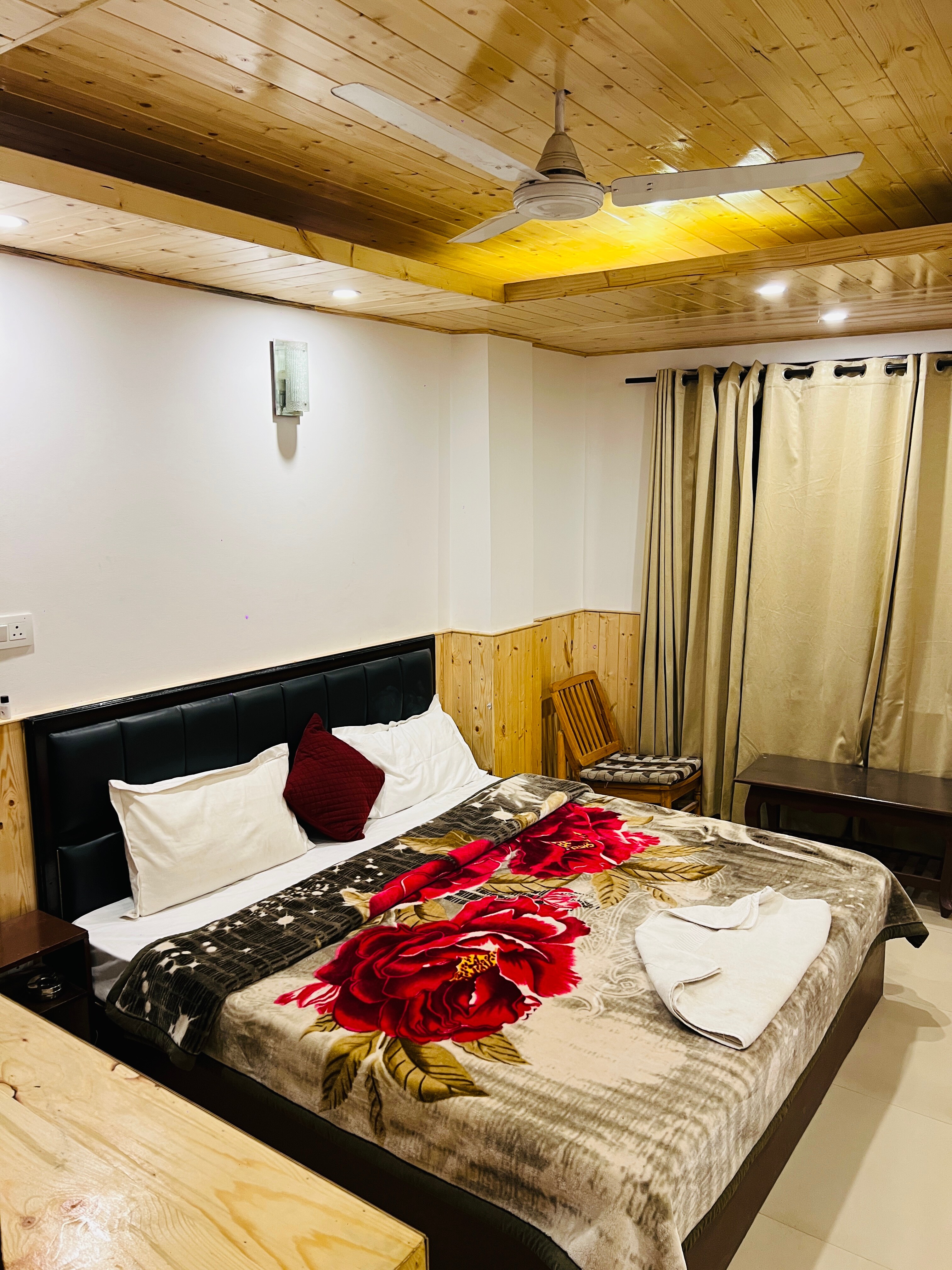 Hotel galaxy inn manali - Tap to explore photos