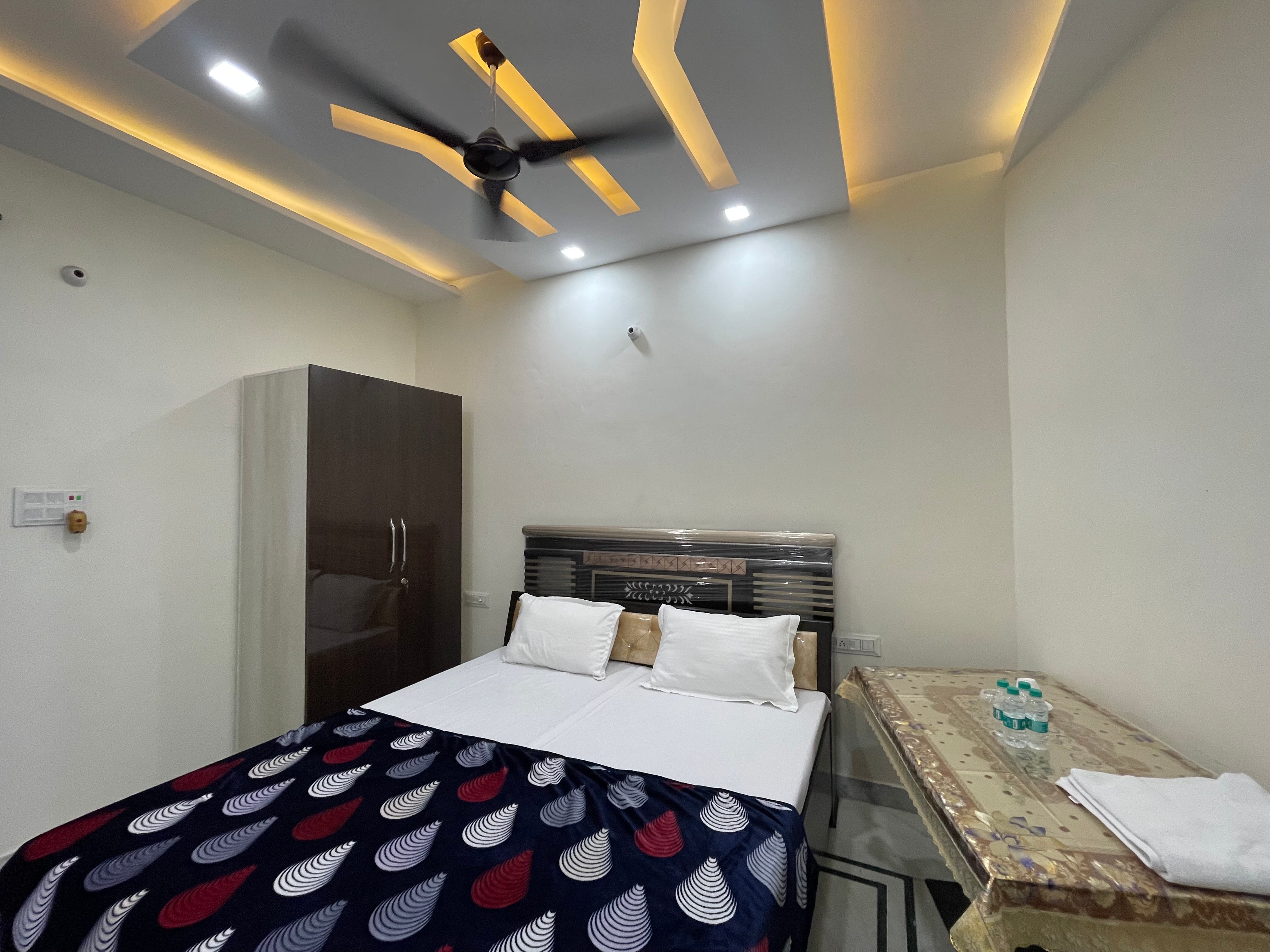 Homestay Comforts | 500m from Airport - Tap to explore photos