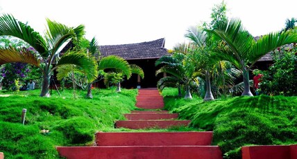 Thejas Resorts Room Type - Malikapura Heritage Wooden Villa for 4 Guests