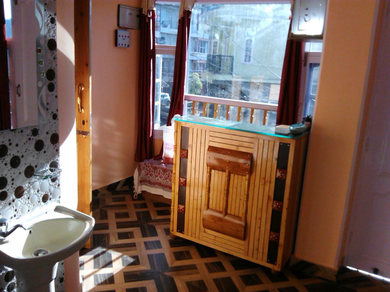 Warmly Decorated Room Shimla - Tap to explore photos