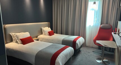 Holiday Inn Express PARIS - VELIZY Room Type - Standard Room with Free Breakfast