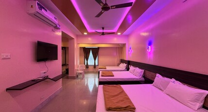 sivamurugan residency Room Type - Elite 6-Bed Family Suite