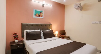 Collection O Lotus Grand Room Type - Classic