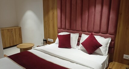 Hotel Anand Lake Room Type - Deluxe Room