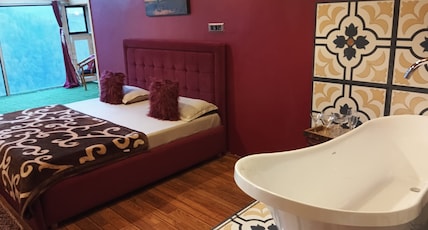 Cozy Woods BNB (3.5 KM from Mall Road) Room Type - Room with bathtub| Valley View| Private Washroom|Parking| Mall Road10mins by car Cozy Woods BNB (3.5 KM from Mall Road) Room Type - Room with bathtub| Valley View| Private Washroom|Parking| Mall Road10mins by car