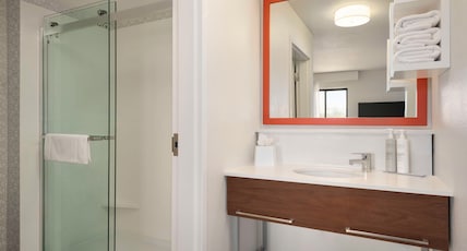Hampton Inn & Suites by Hilton San Marcos Room Type - 1KNG STUDIO NOSMOK