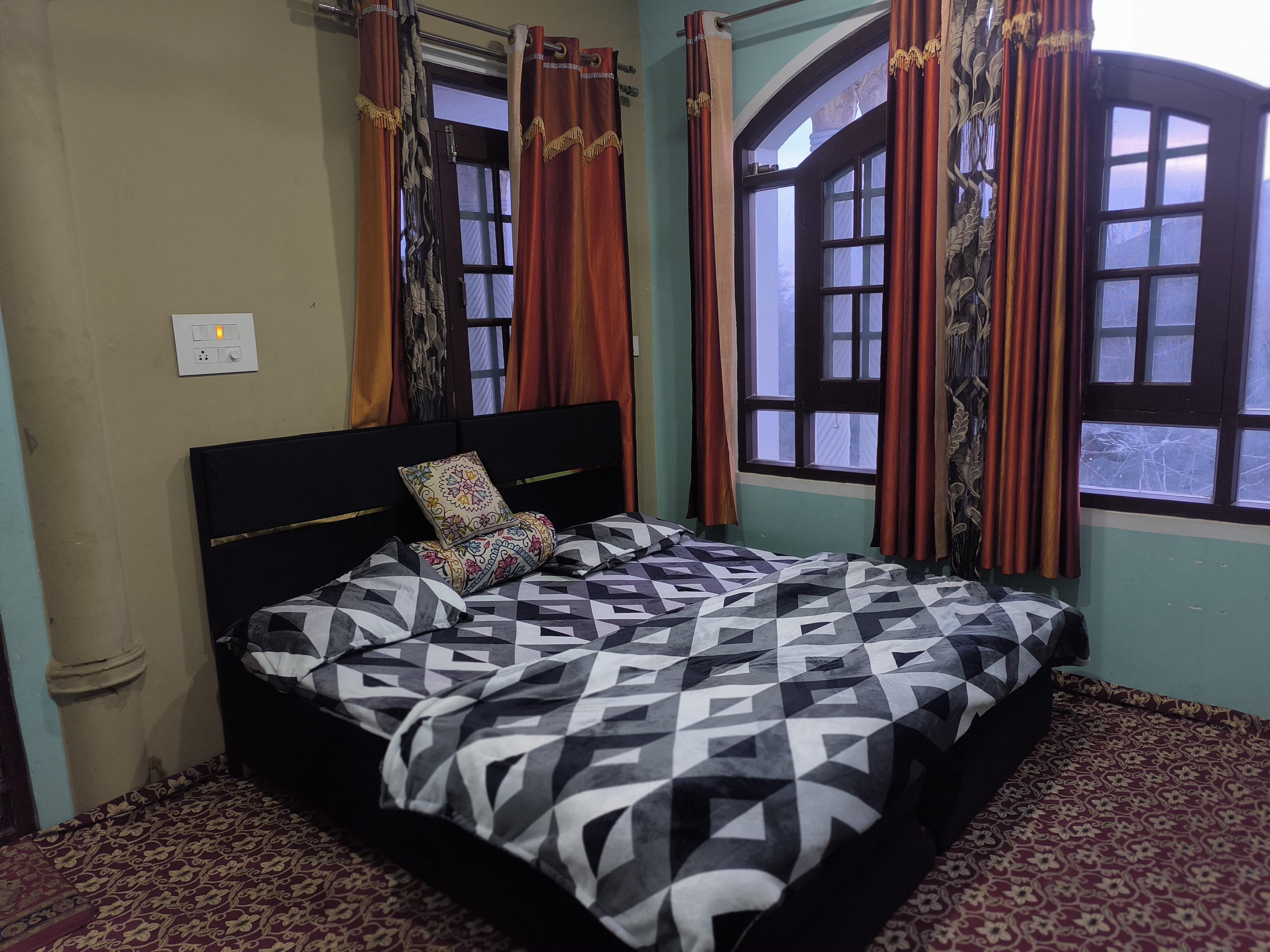 Florence Villa Guest House - Tap to explore photos