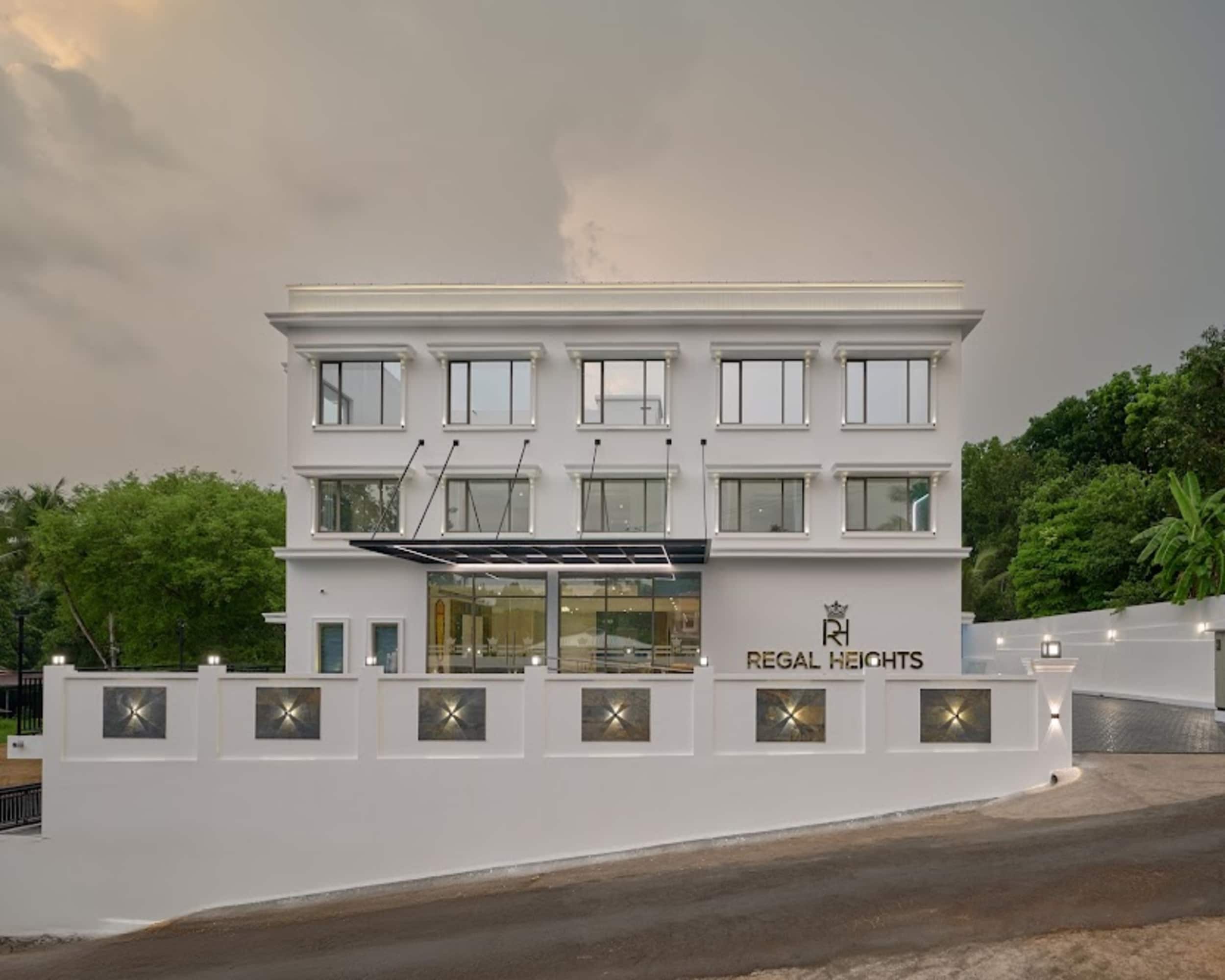 Regal Heights - Tap to explore photos