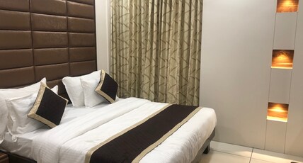 Hotel Circle Inn Room Type - Super Deluxe