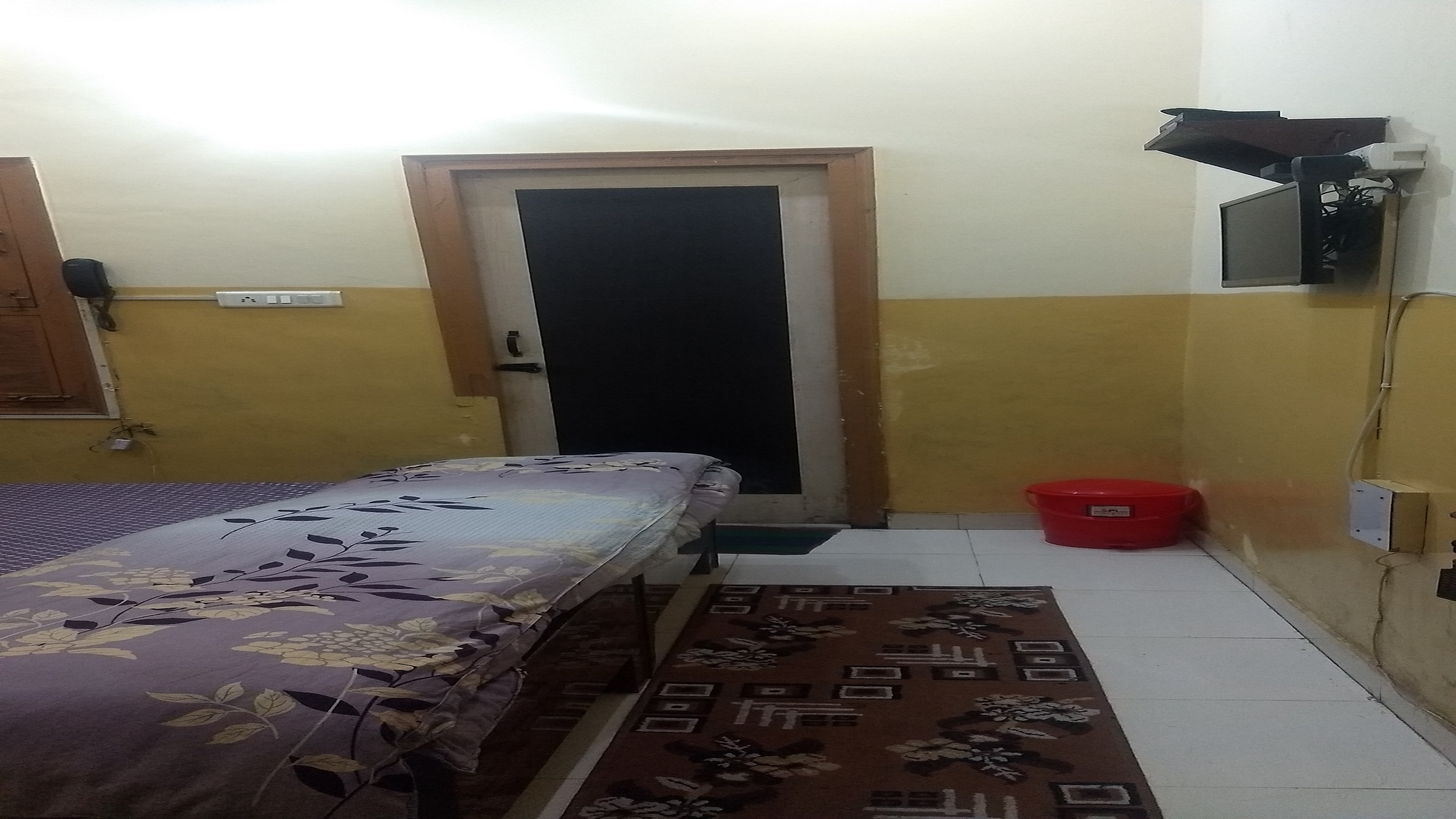 JAGRAJ GUEST HOUSE - Tap to explore photos