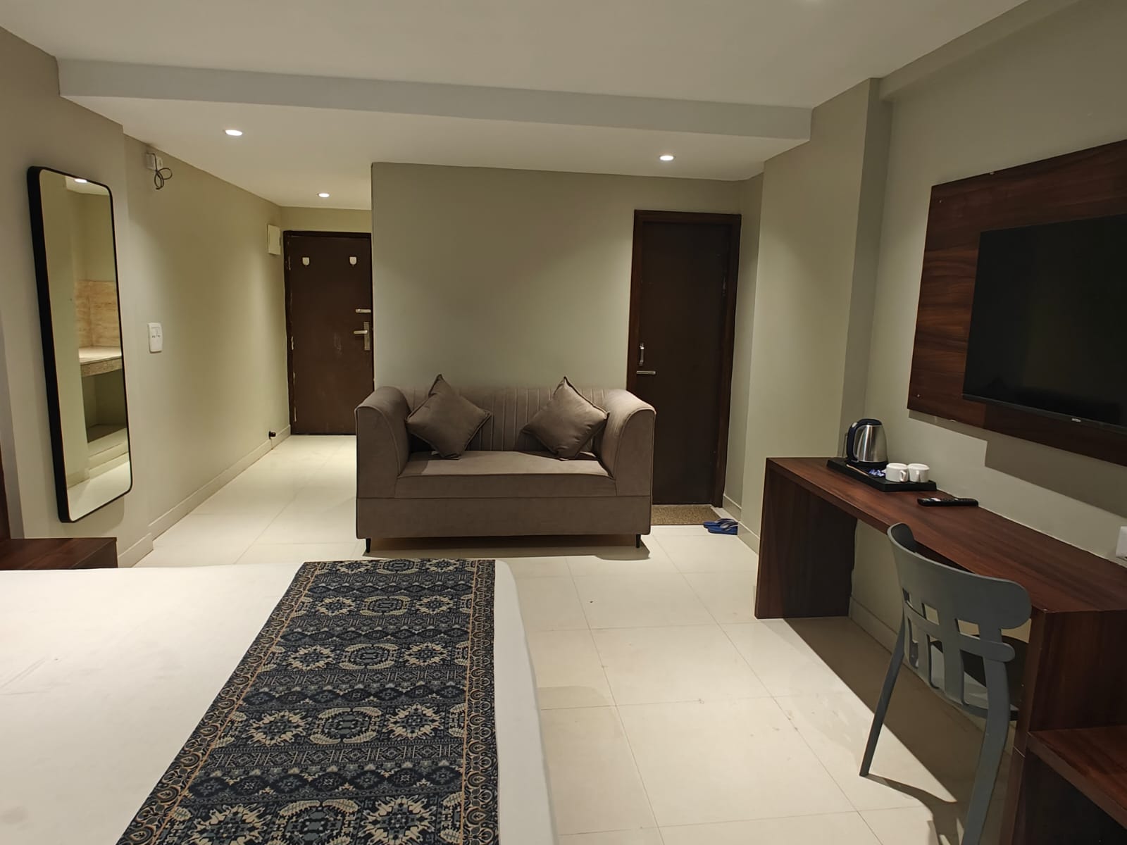 Hotel Vistara BNB - Tap to explore photos