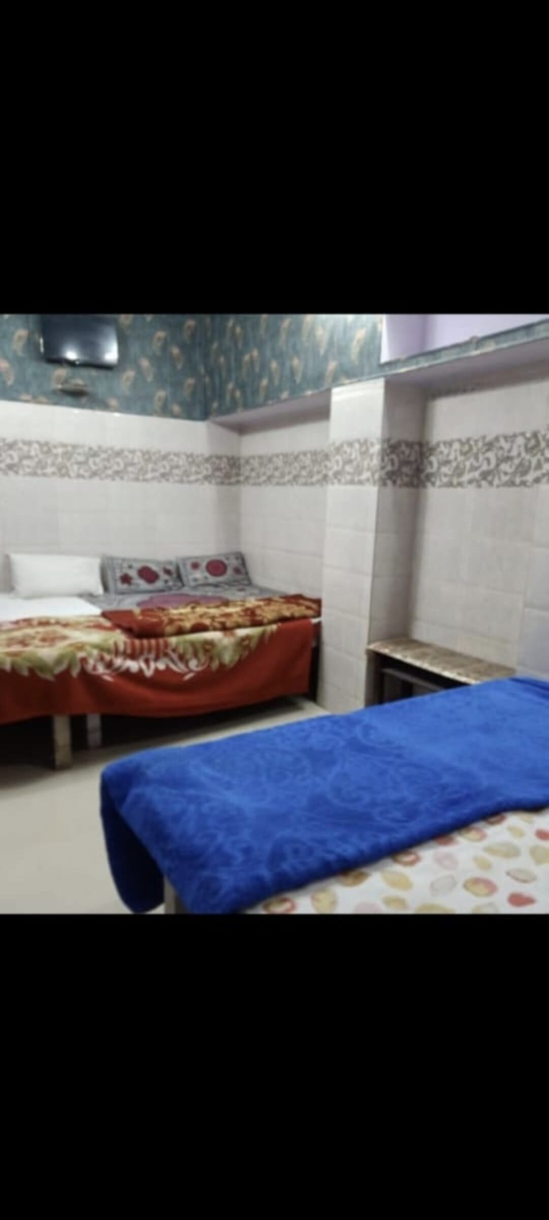 Kashi Annapurna Paying Guest House - Tap to explore photos