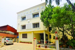 Hotel Equator