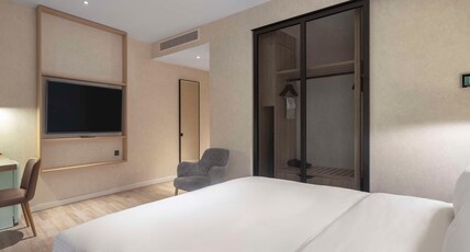 Hilton Garden Inn Tbilisi Riverview Room Type - KING ACCESSIBLE ROOM