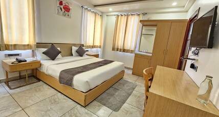 Hotel Polovictory INN- Private Parking Inside Hotel Room Type - Deluxe Room With Sindhi Camp Station View Hotel Polovictory INN- Private Parking Inside Hotel Room Type - Deluxe Room With Sindhi Camp Station View