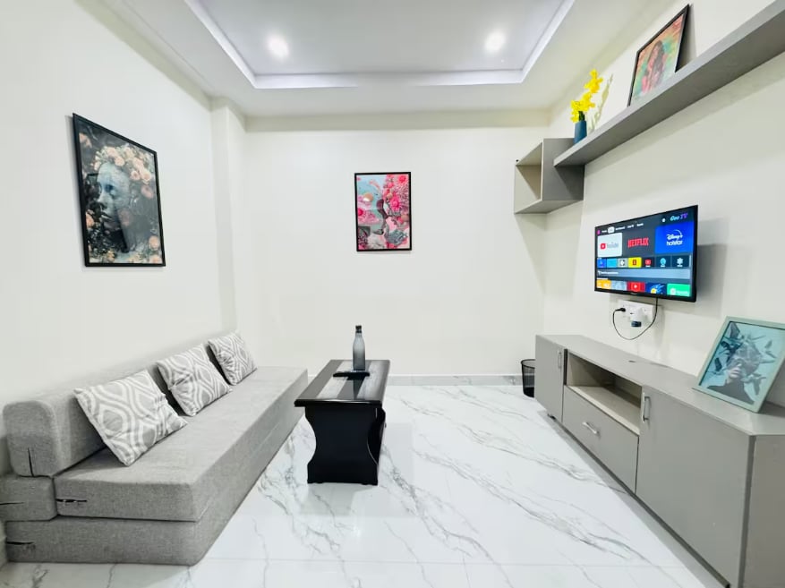 Charter Stays 1BHK with Terrace Garden in Kondapur Near HITEC City - Tap to explore photos