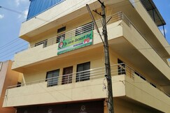 Sri Sai Deluxe Guest House & PG