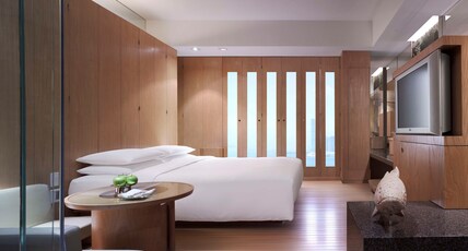 Grand Hyatt Hong Kong Room Type - 1 KING BED HARBOUR VIEW PLATEAU