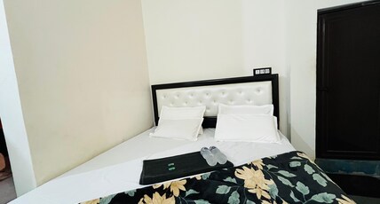 Baba Neem Karoli Bhawan | 3 km away from Ramjambhoomi Room Type - Single Standard | Non AC