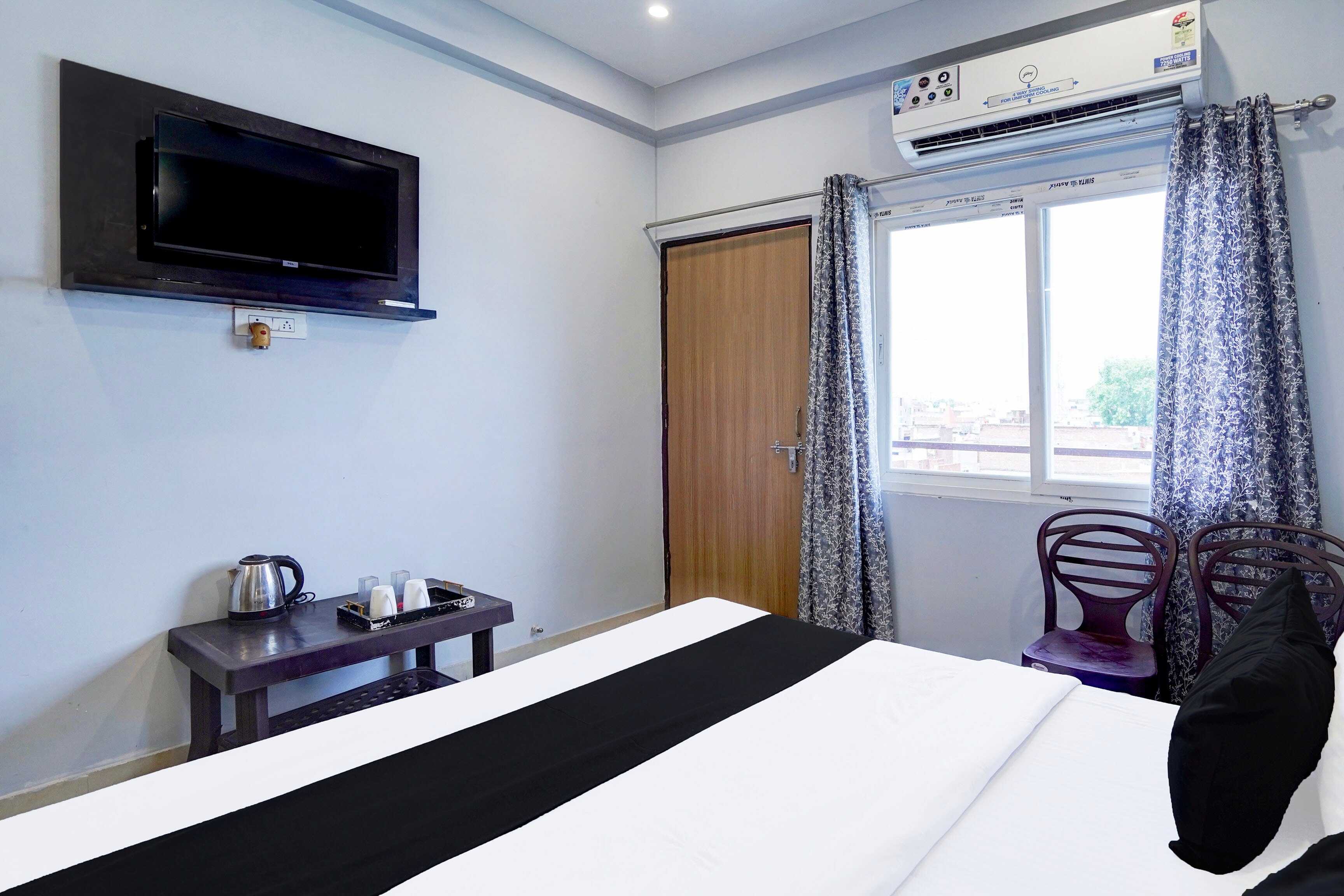 Hotel O BLW Kakarmatta Near Banaras Junction - Tap to explore photos