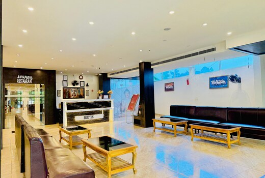 Hotel Leela Galaxy