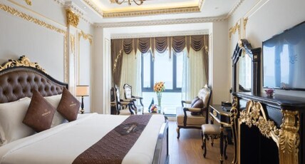 Monarque Hotel Danang Room Type - King Room with Sea View - Afternoon Tea Included