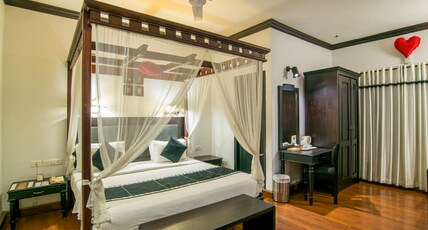 Silver Tips Room Type - Executive Movie Theme With Balcony
