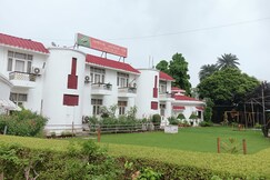 Hotel Saras, Raebareli