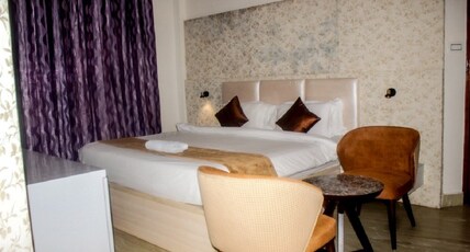 HOTEL DAAVILLA (WITH SWIMMING POOL), Guwahati Room Type - DELUXE ROOM