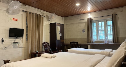 Mangosteen Holidays | Rooms & Caretaker Room Type - Executive  Room  (Triple  Sharing)