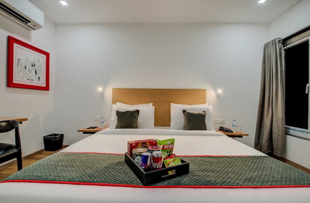 Townhouse Oak Pune Mandai Metro Station - Tap to explore photos