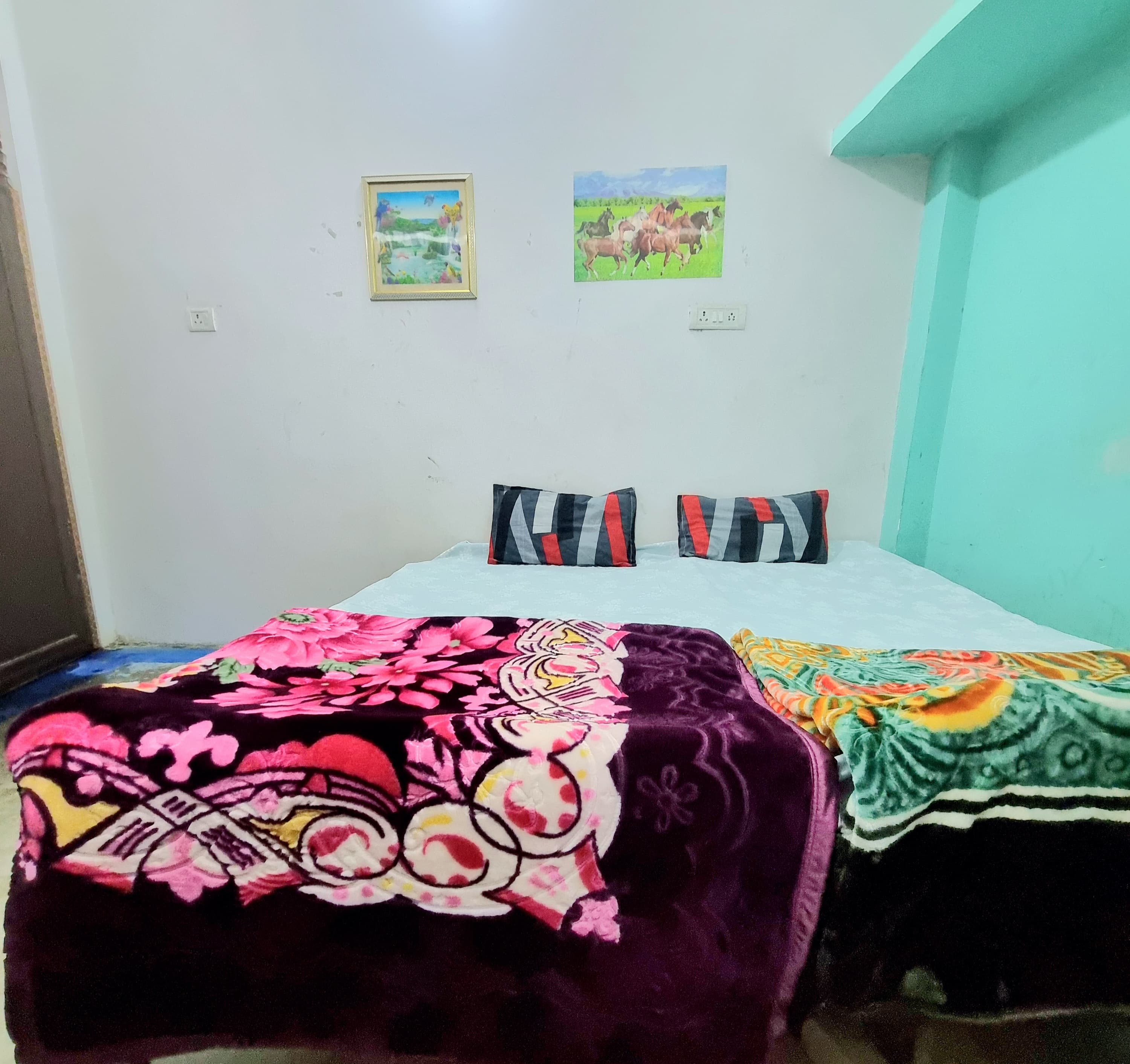 Mahakumbh family stay - Tap to explore photos