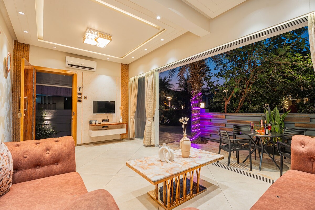 The Krystal Villa Luxury Stay - Tap to explore photos